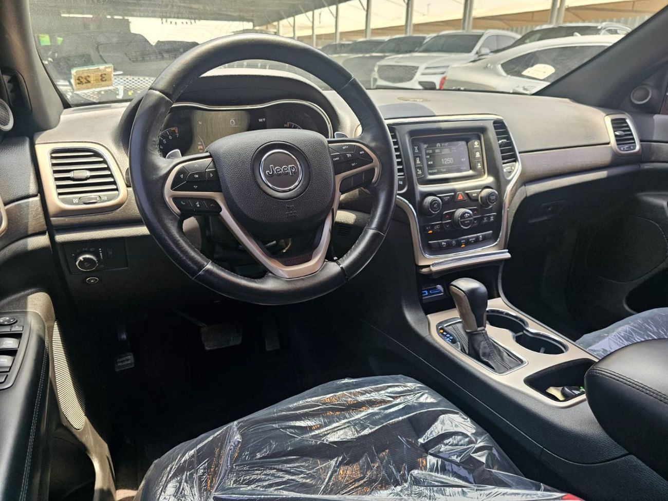 جيب جراند شيروكي Laredo 3.6L