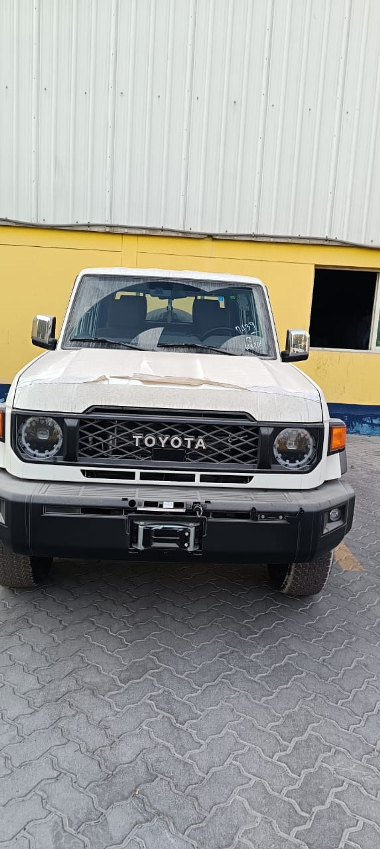 Toyota Land Cruiser 70 TOYOTA LAND CRRUISER LC79 DC 2.8L AT FULL OPTION