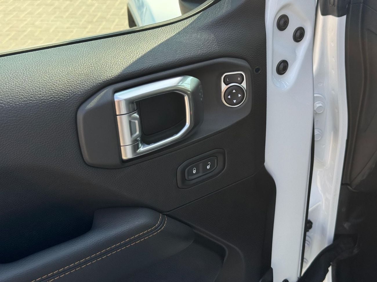 جيب رانجلر Wrangler 4XE 2.0L Turbo PHEV 2023 UAE Price @ 143,000 AED