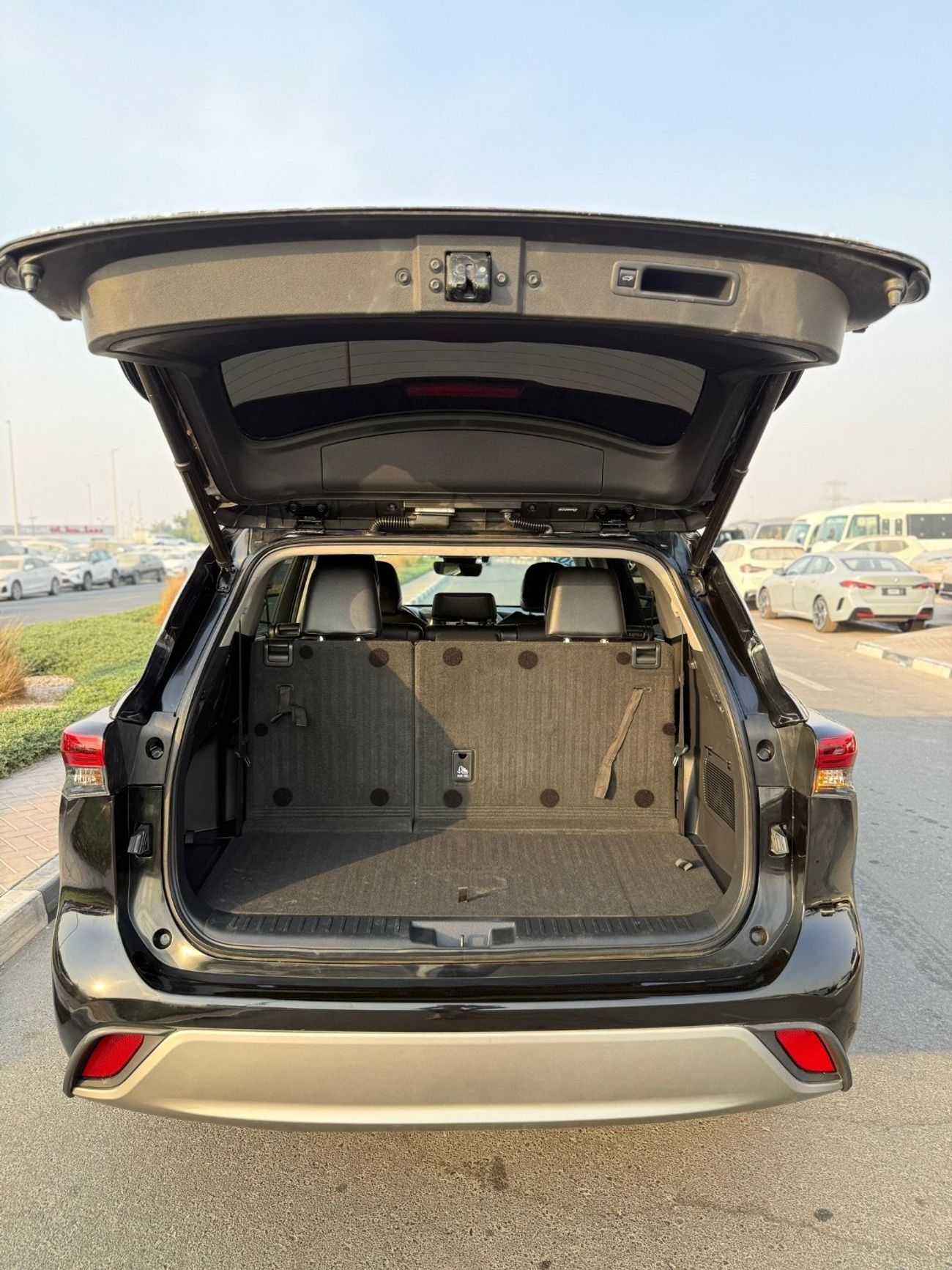 Toyota Highlander XLE Hybrid sunroof,leather,push start Full Option