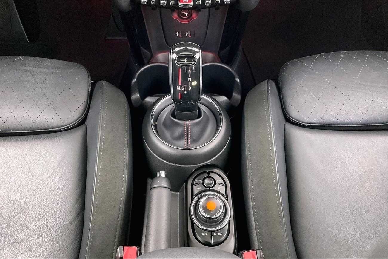 Toyota Yaris SE / E| 1 year free warranty | Exclusive Eid offer