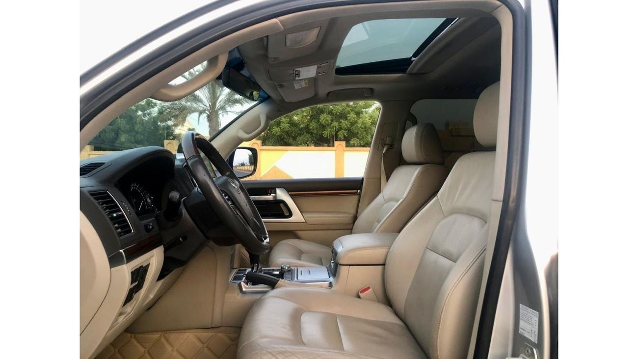 تويوتا لاند كروزر ‎تويوتا لا كروزر 2018 GXR V8 5.7 صبغ وكاله بالكامل فل أوبشن بحاله ممتازه