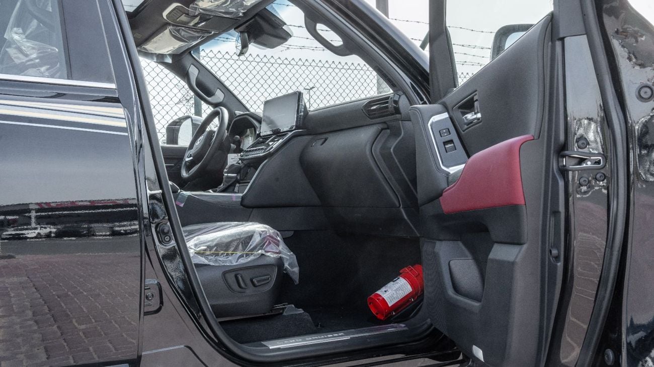 Toyota Land Cruiser 2026 Toyota Land Cruiser VXR 3.5L AT Petrol (Black-Red) Omani