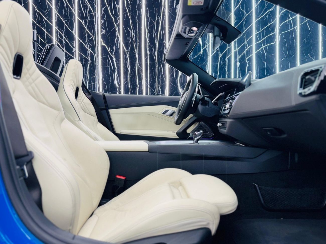 BMW Z4 M40i 3.0L 2019 BMW Z4 M40i Roadster, Warranty, 335 HP, Excellent Condition, GCC