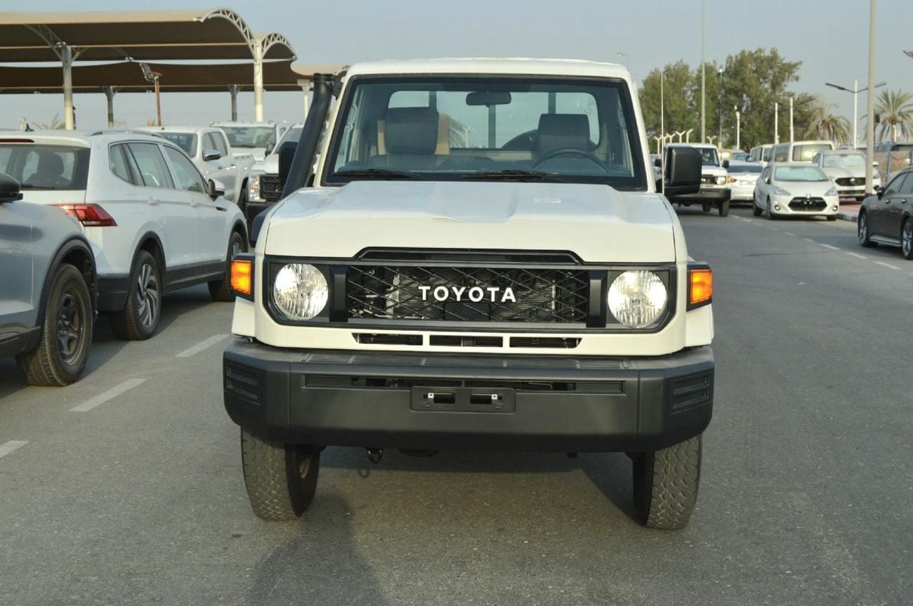 تويوتا لاند كروزر بيك آب 79 SC 4.2 MT Diesel V6 2026