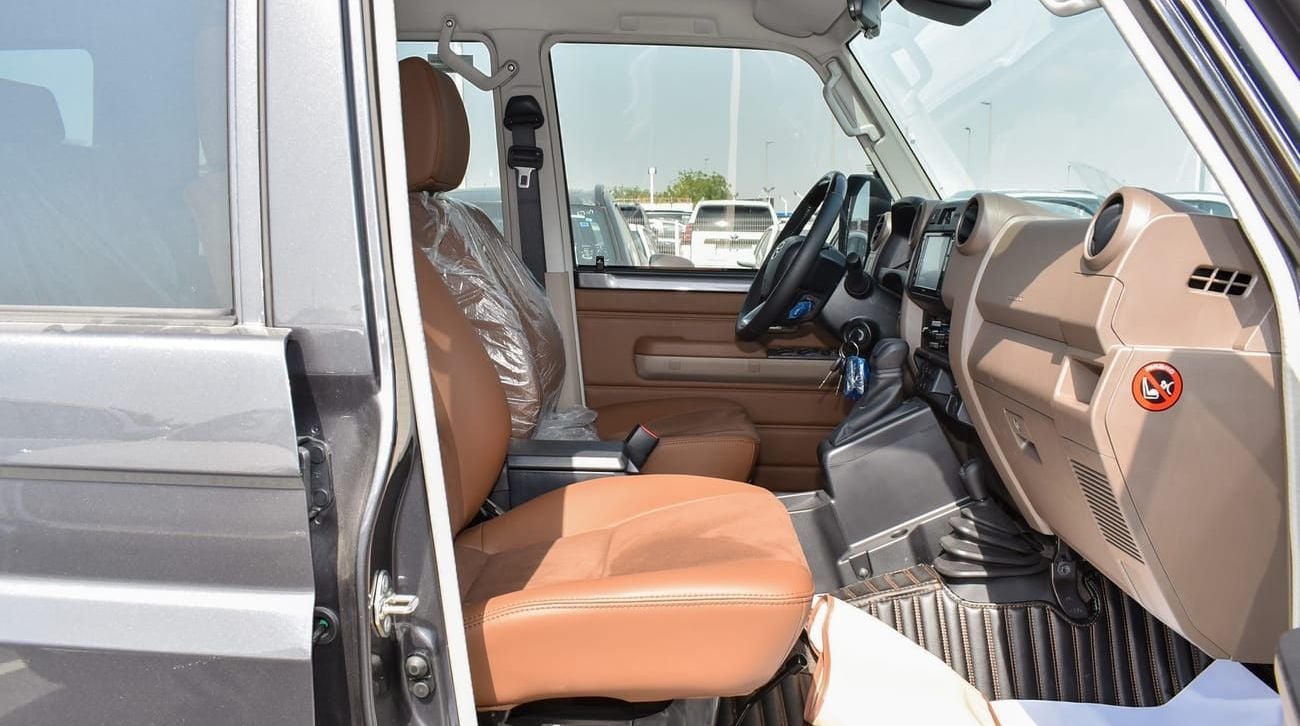 Toyota Land Cruiser 70 4.0L V6 A/T