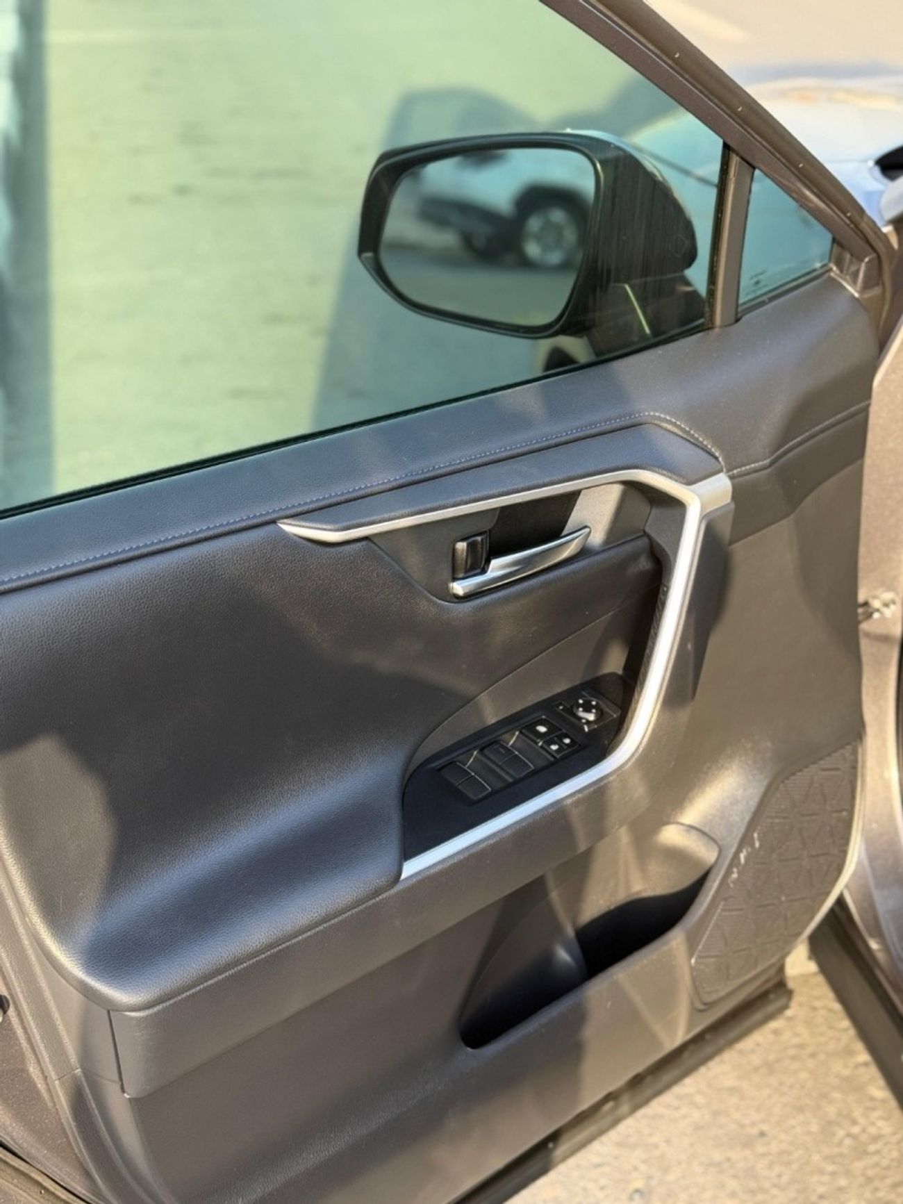 Toyota RAV4 Hybrid XSE Full Option