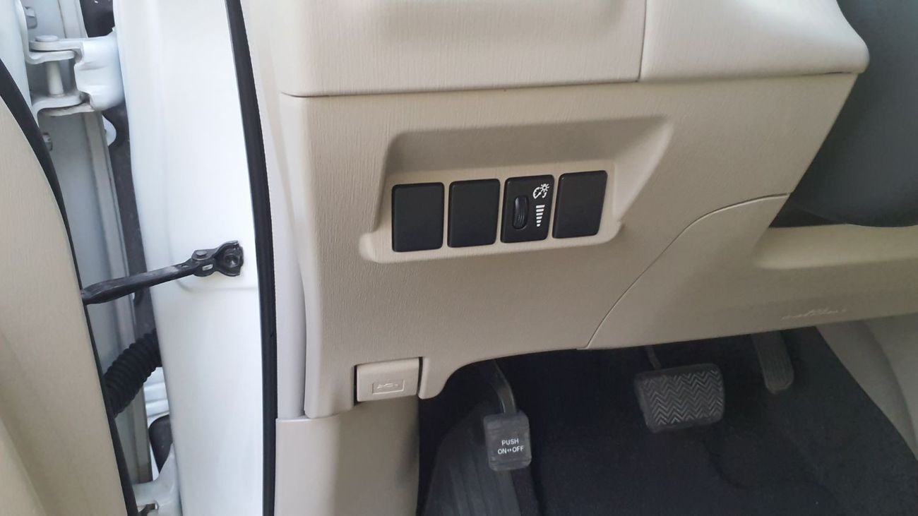 تويوتا برياس Toyota Prius Alpha