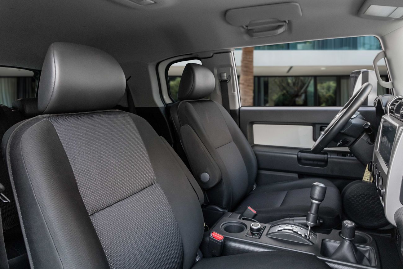 Toyota FJ Cruiser FJ Cruiser GXR | 2,840 P.M | 0% Downpayment | Warranty!