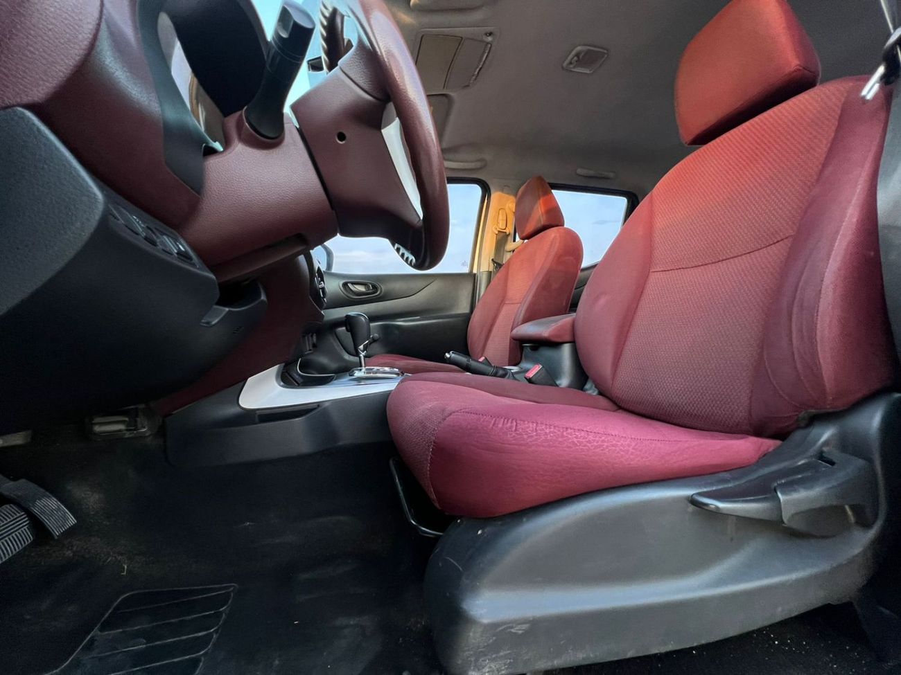 Nissan Navara Std 2.5L RWD A/T