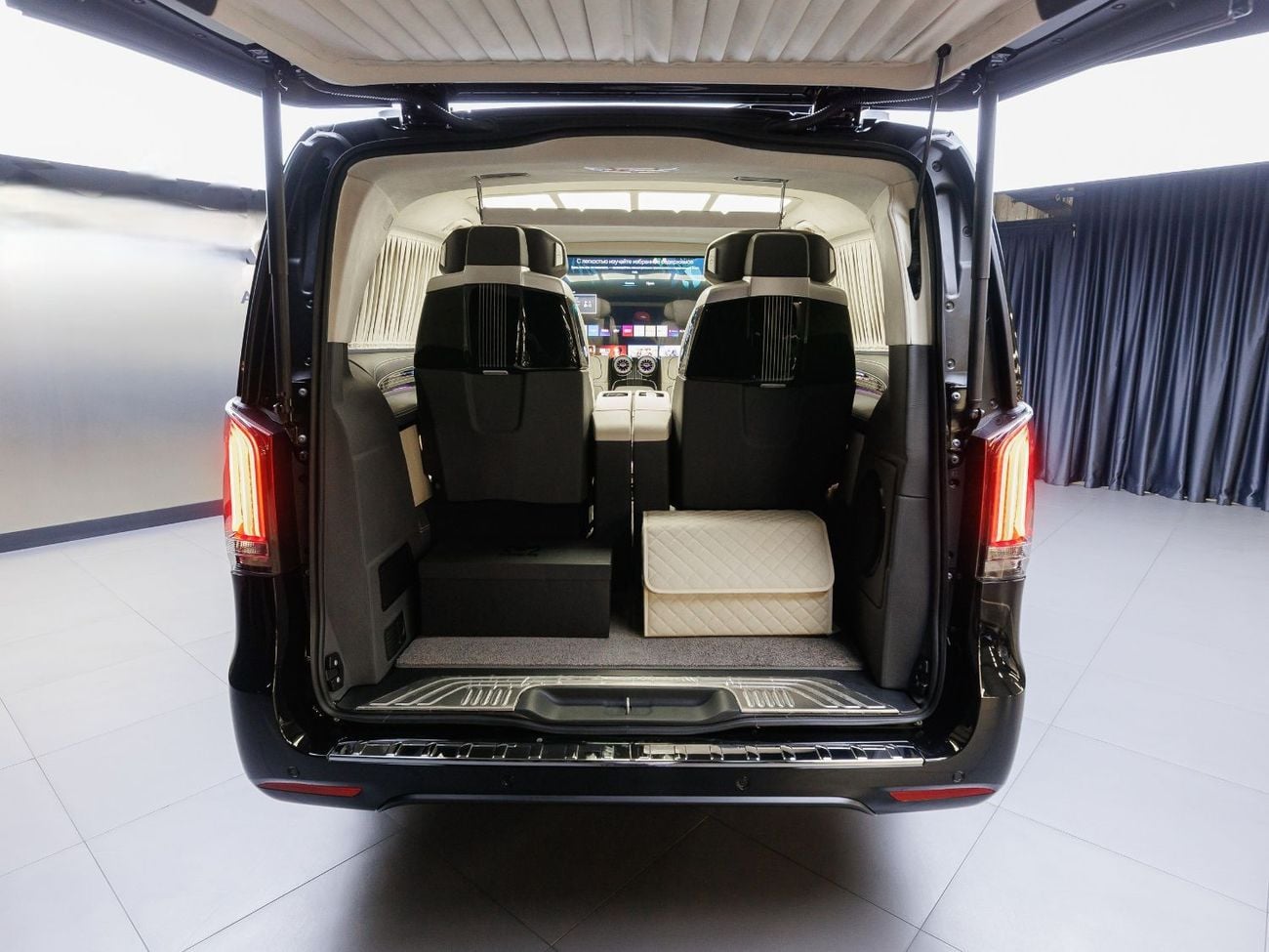 Mercedes Benz V300 AVANTGARDE MBS GRAVITY ZERO VIP