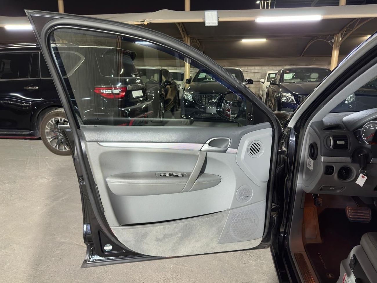 بورش كايان PORSCHE CAYENNE S 2006 | GREY LEATHER INTERIOR | JETT BLACK EXTERIOR | REAR CAMERA