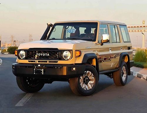 Toyota Land Cruiser 70 4.0L PETROL A/T | TOP VARIANT | DIFF LOCK | REFRIGETOR | FULL OPTION | CODE#68081