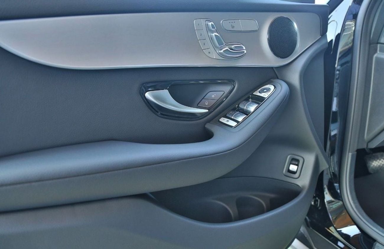 مرسيدس بنز GLC 300 AMG 2022 Luxury Compact SUVs Impressive Overall Performance