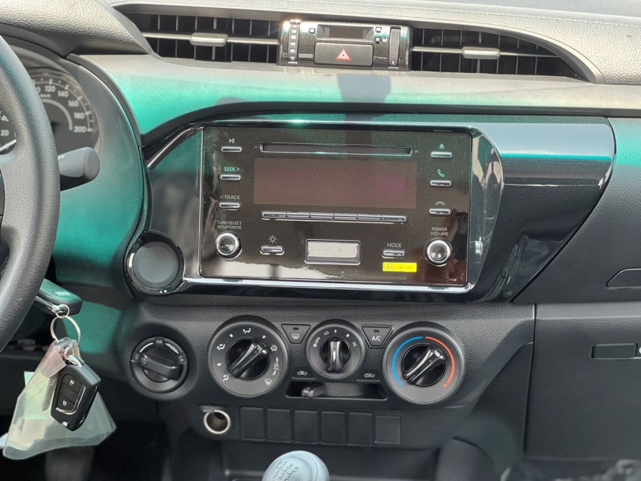 Toyota Hilux TOYOTA HILUX 2.4 DIESEL 4WD 4DOORS 2024