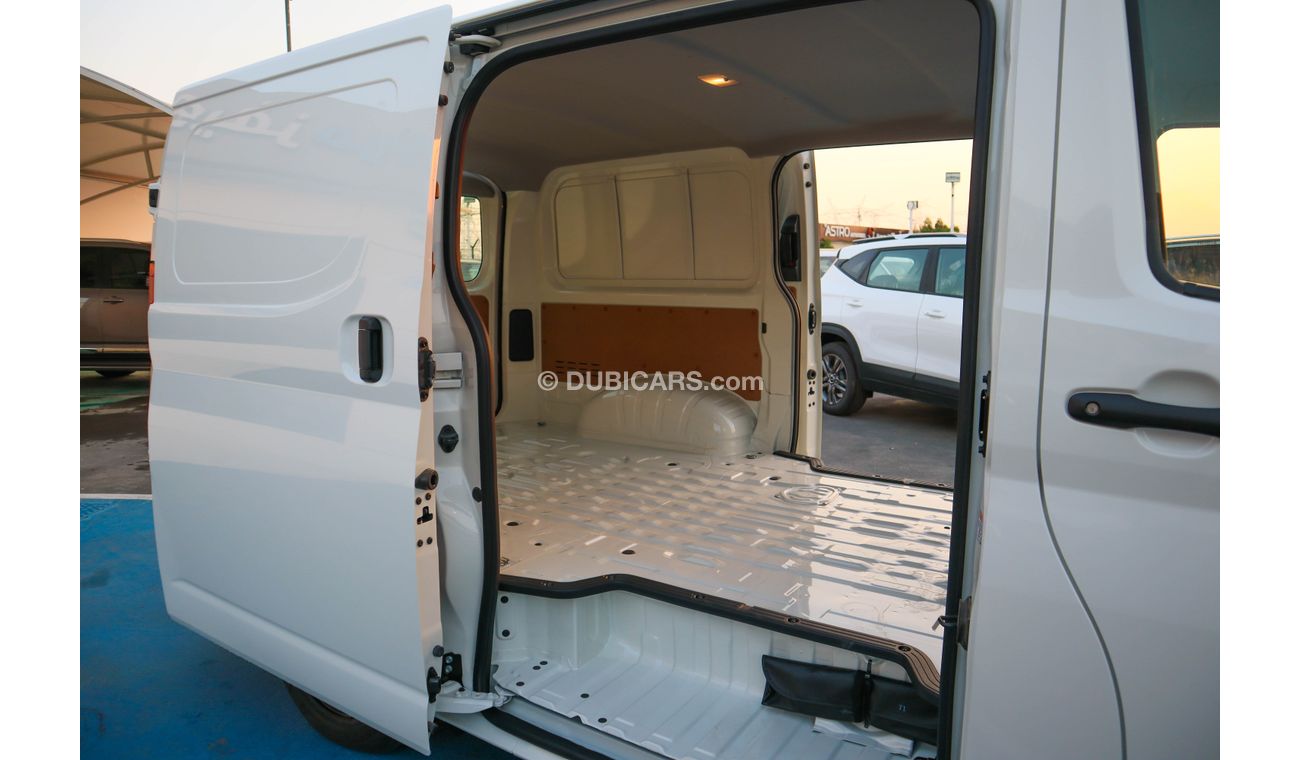 Toyota Hiace Toyota hiace 2023 petrol Van / 5 Doors / 6 Seats (Standard Roof(FOR EXPORT)