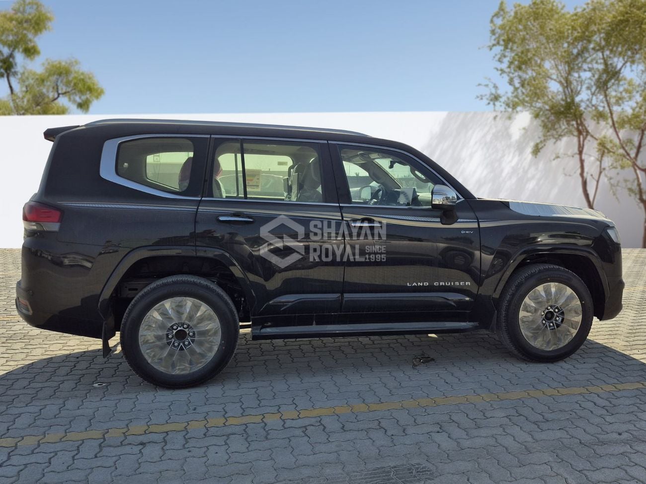 تويوتا لاند كروزر LC300 VXR-FULL OPTION 3.5L HEV 457TT AT | 7-SEATS | JBL | 360 CAMERA | SOFT DOOR CLOSING| 2026MY