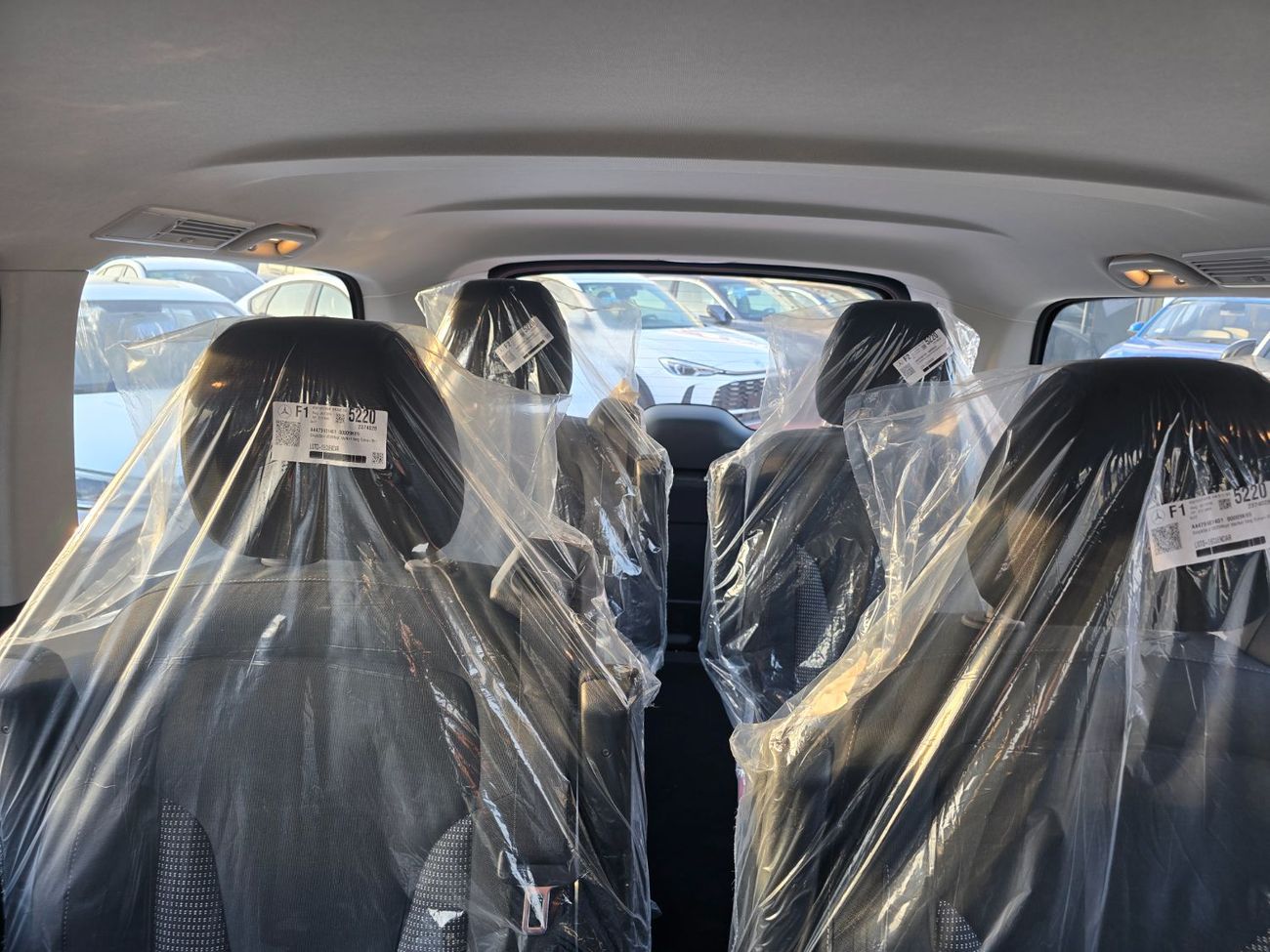 Mercedes-Benz V 300 Mercedes Benz V-Class V300 Style  2.0l Minivan 4*2 5Doors Black Color 2025 Model