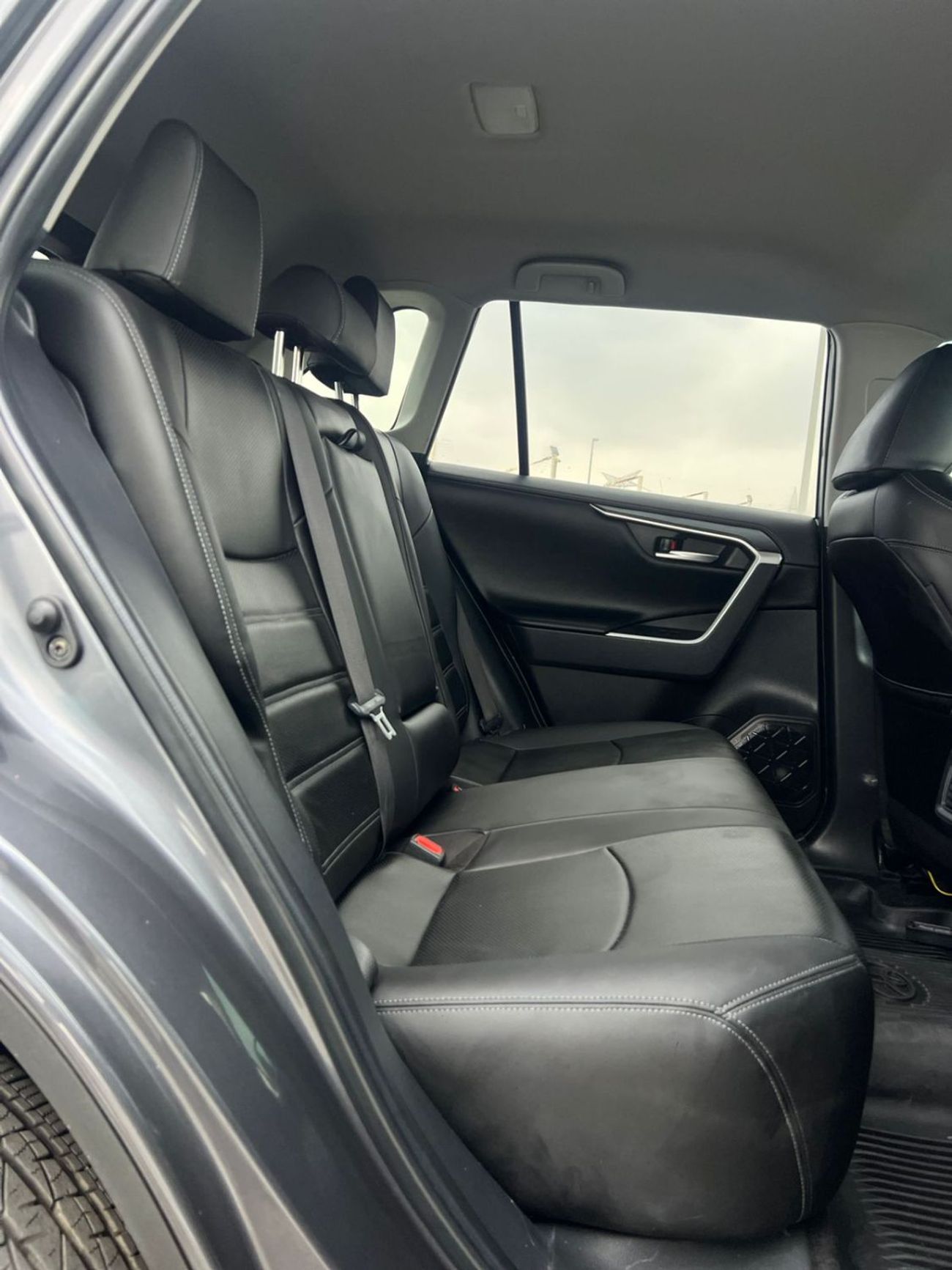 Toyota RAV4 2023 Toyota Rav4 LE Night Shade Edition - 2.5L V4 - Leather Seats With Radar - Low Mileage