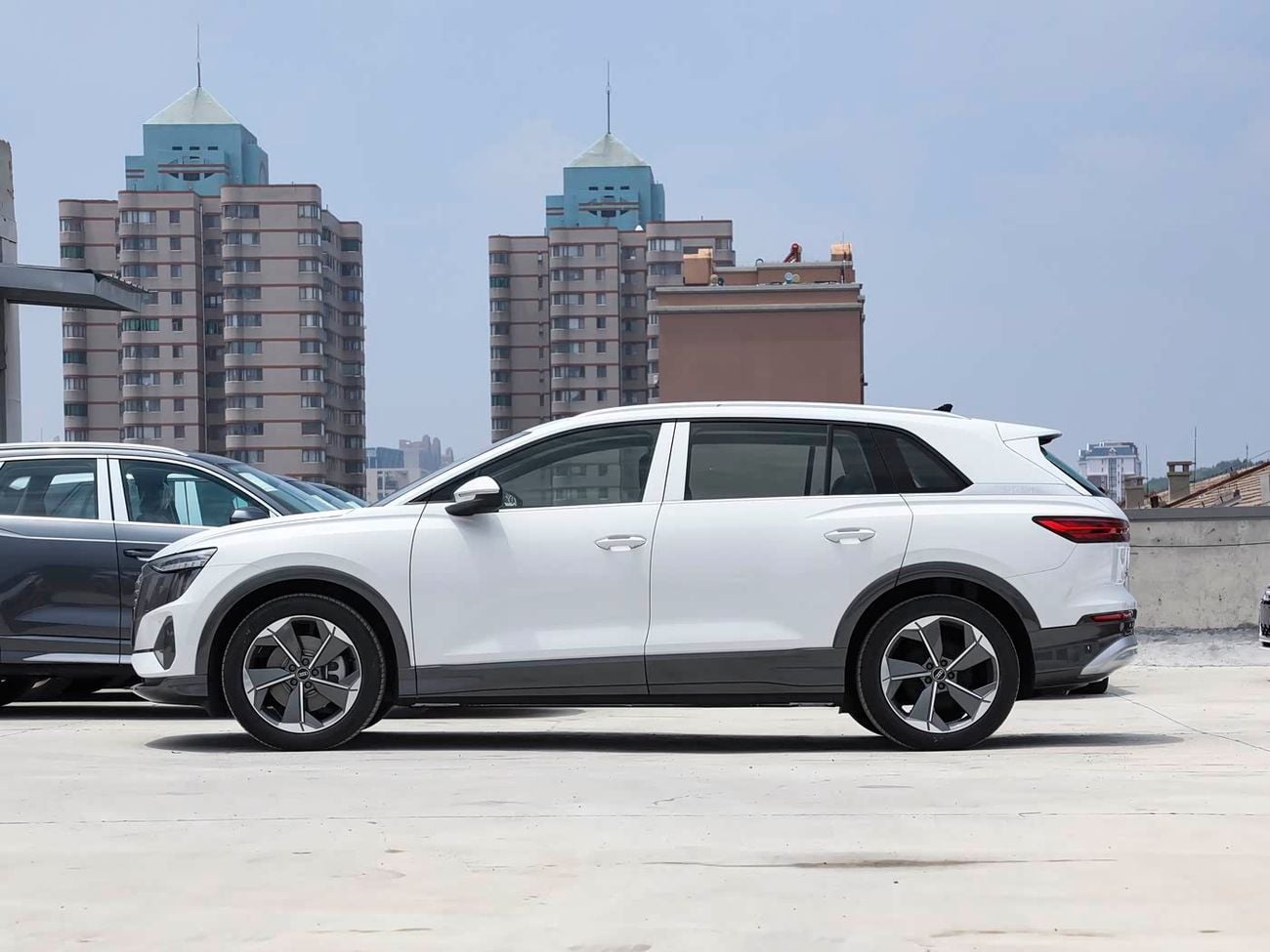 Audi Q5  40 e-tron Shining Jinyi Set Parameter