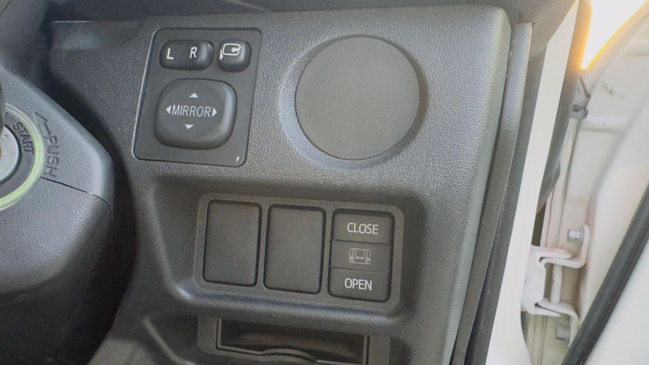 Toyota Hiace AMBULANCE | 2.7L PETROL | RHD | 2018 | CABINET FOR MEDICAL EQUIPEMENT