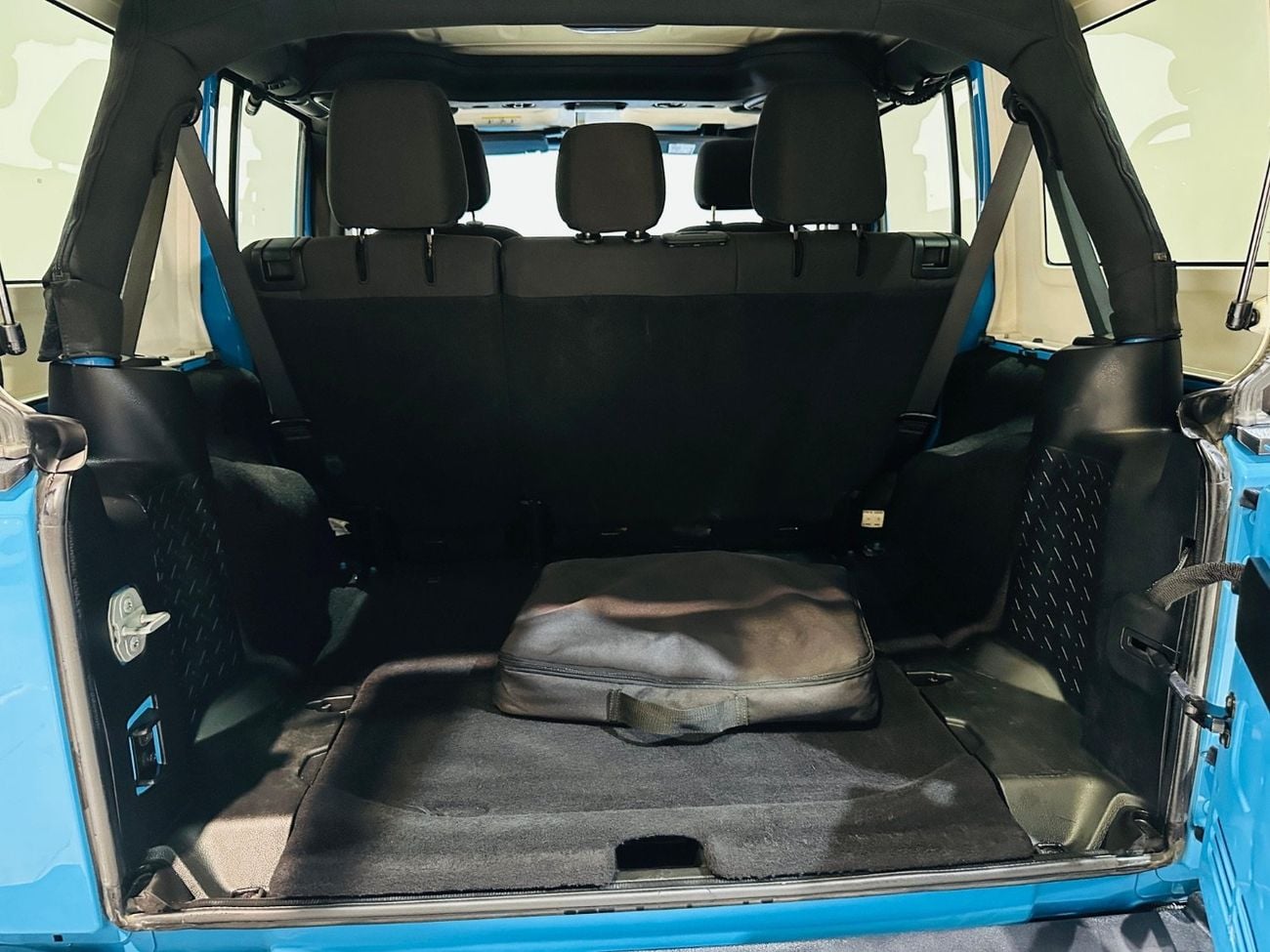 Jeep Wrangler Unlimited Sport 3.6L A/T
