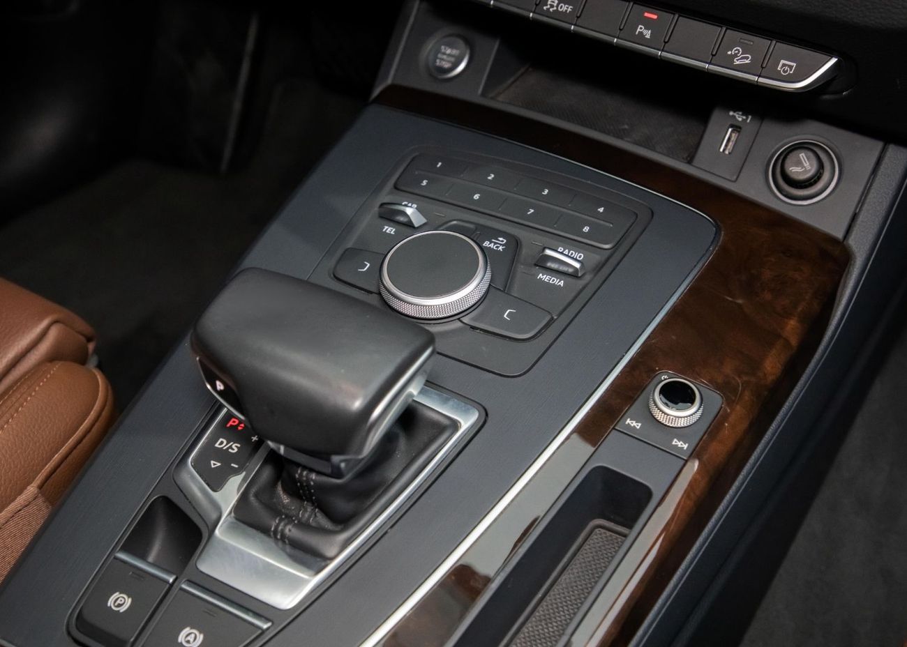 Audi Q5 45 TFSI Quattro 2.0L 1,870x60 • 0% DP • 2018 Audi Q5 45 TFSI Quattro • Warranty Available • GCC •