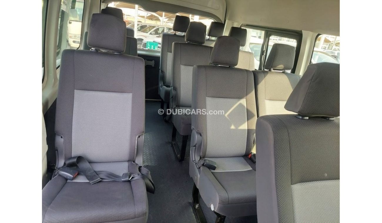 تويوتا هاياس 3.5L HIGH ROOF PETROL 13 SEATER MANUAL TRANSMISSION