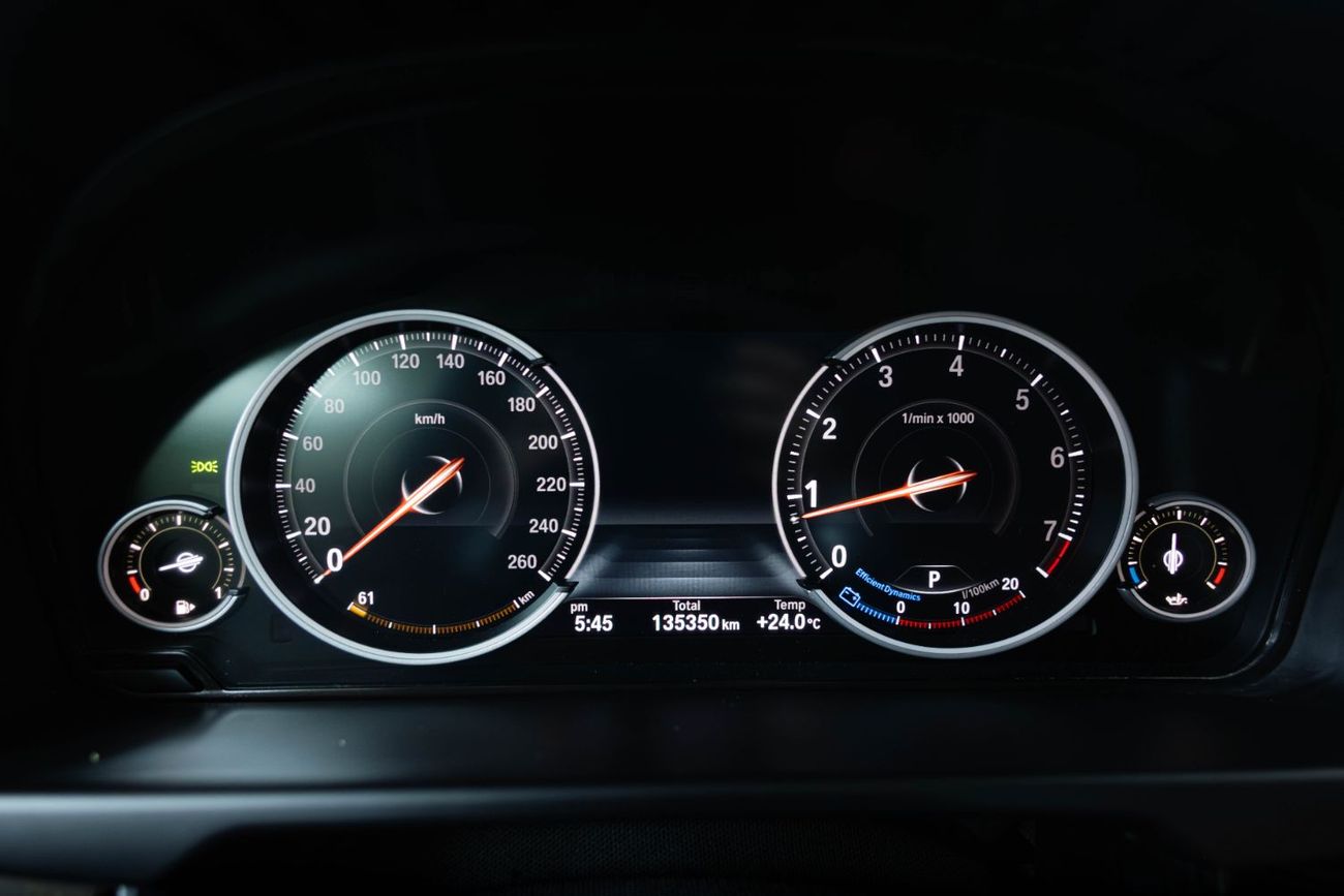 BMW X5 50i Luxury 4.4L (5 Seater)