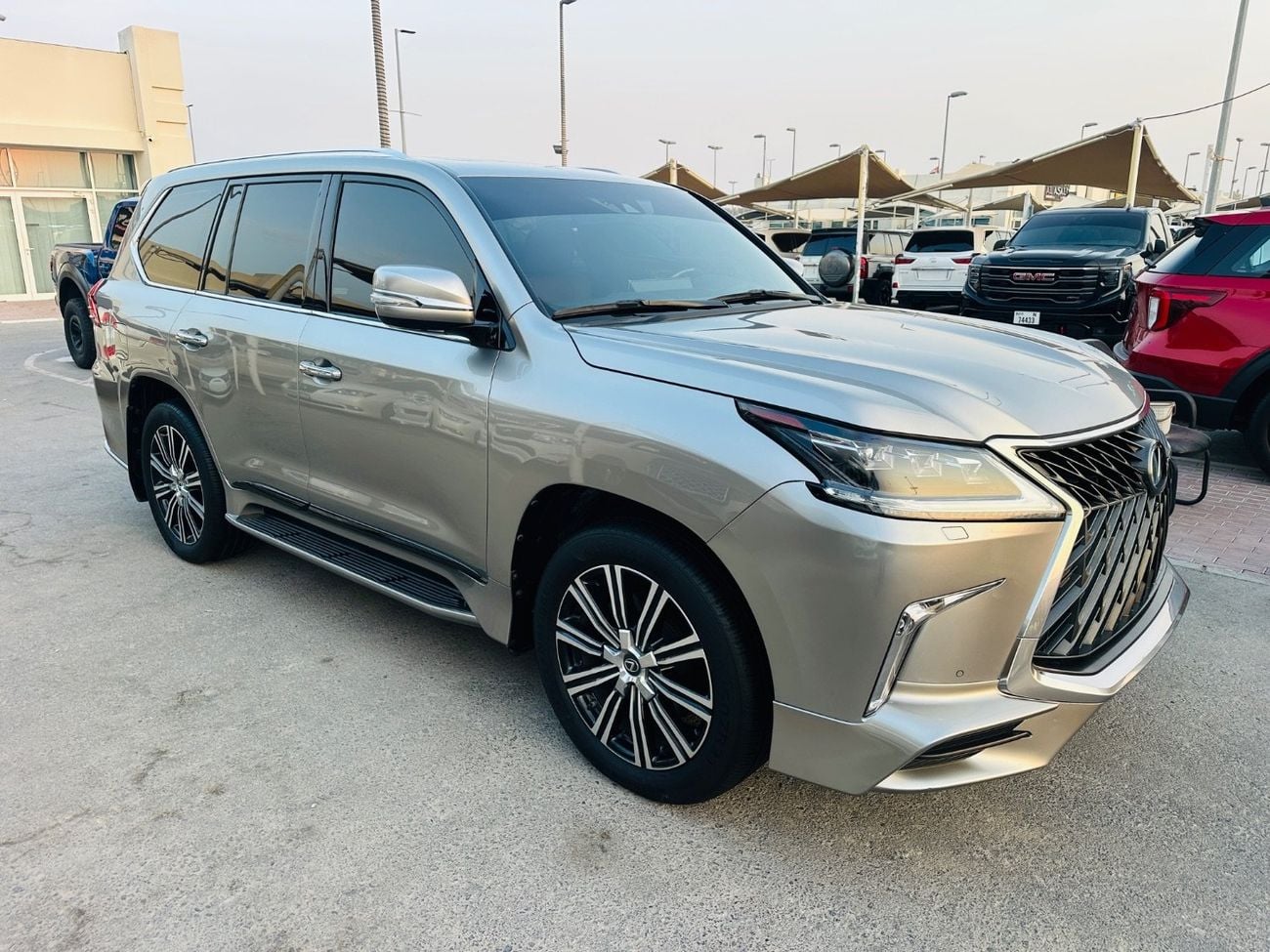 لكزس LX 570 PLATINUM SIGNATURE