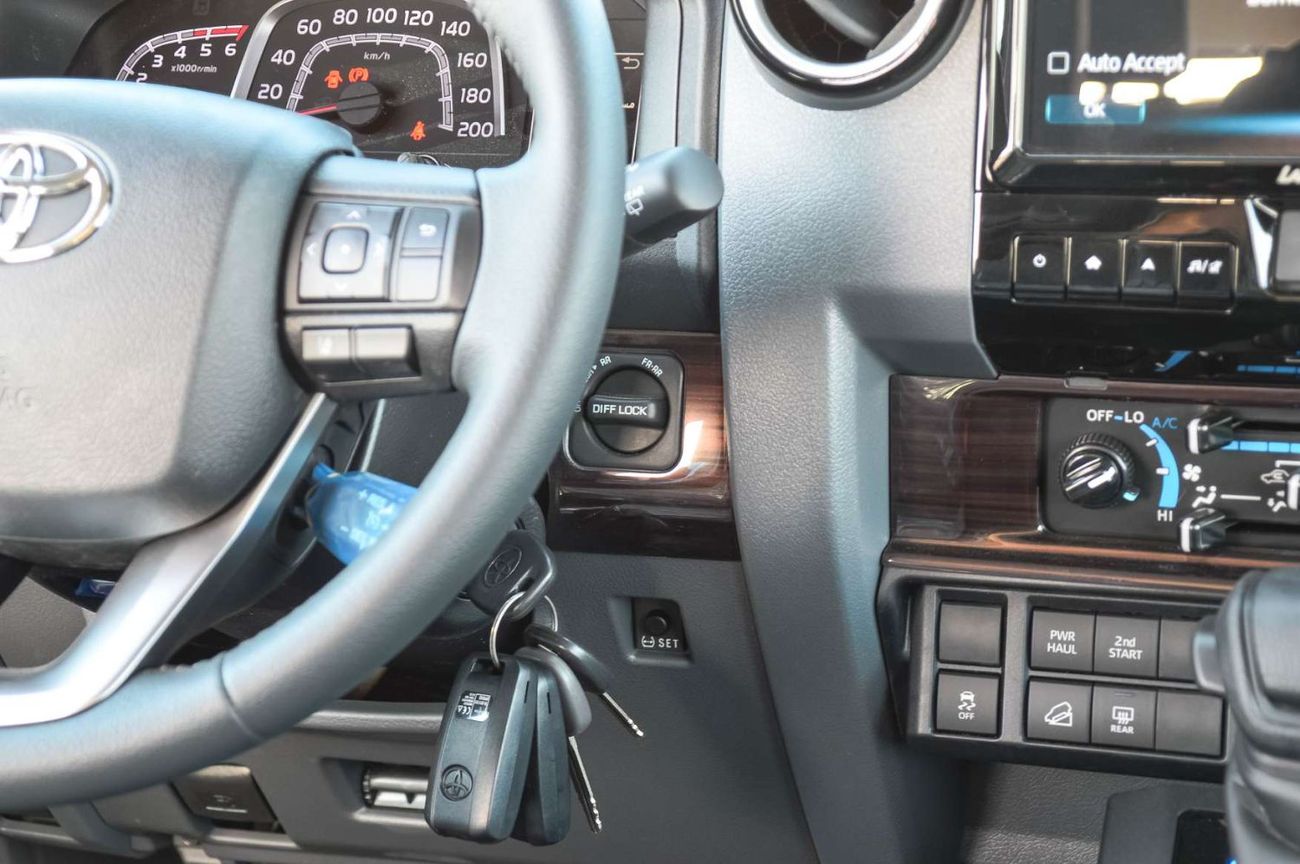 Toyota Land Cruiser 70 TOYOTA LAND CRUISER 76 2.8L 4WD SUV 2025 - BLACK