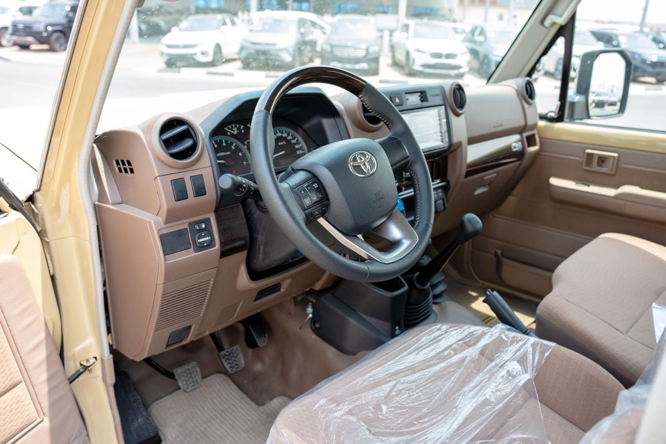 تويوتا لاند كروزر بيك آب Std 4.0L Single Cab Utility 4WD