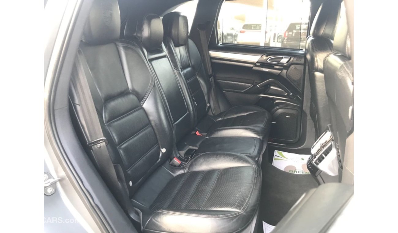 Porsche Cayenne موديل 2011 خليجي بحالة ممتازة