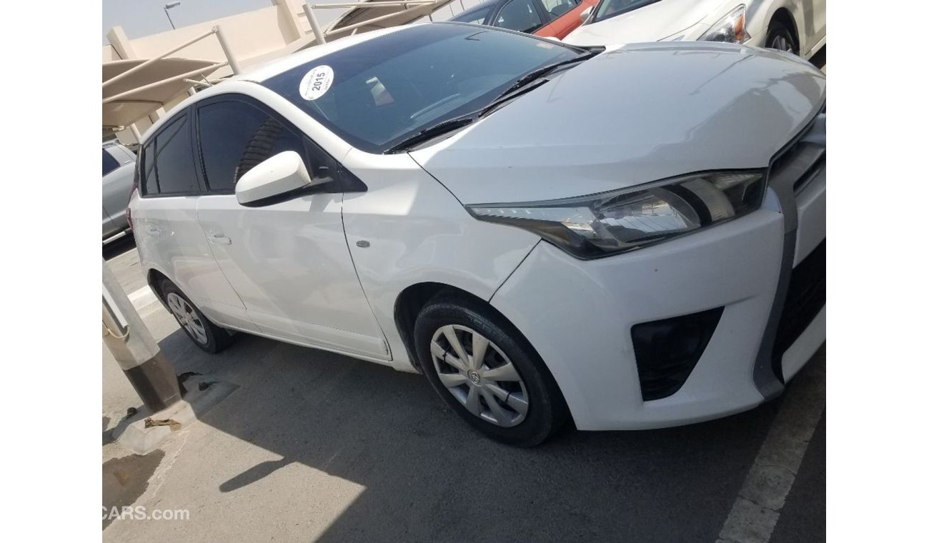 Toyota Yaris Toyota Yaris 2015 SE GCC without accident is very clean inside and out and does not need any expense