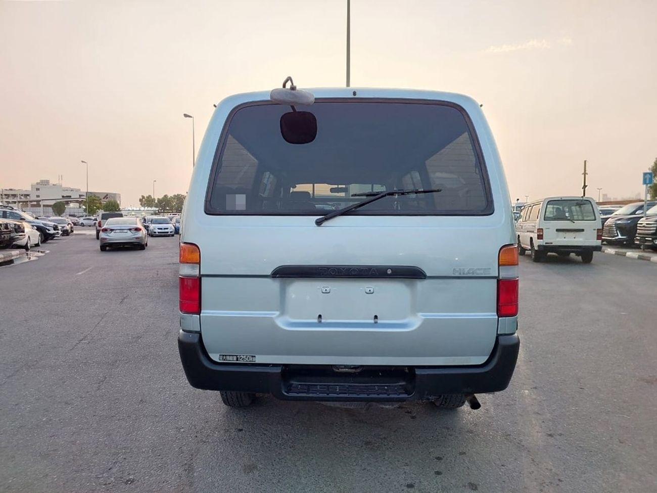 Toyota Hiace TOYOTA HIACE VAN RHD 1999 MODEL 2.0 L PETROL MANUAL(PM52852)