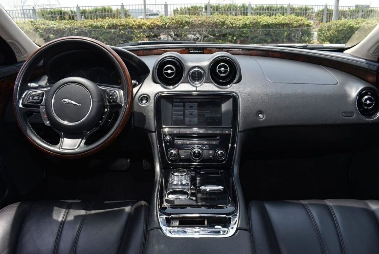 Jaguar XJ Luxury JAGUAR XJ-L V6