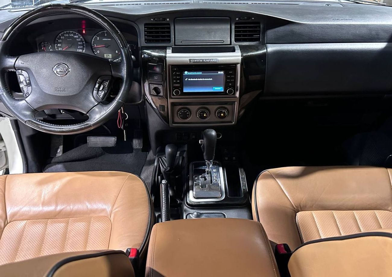 Nissan Patrol Safari Super Safari 4.8L A/T