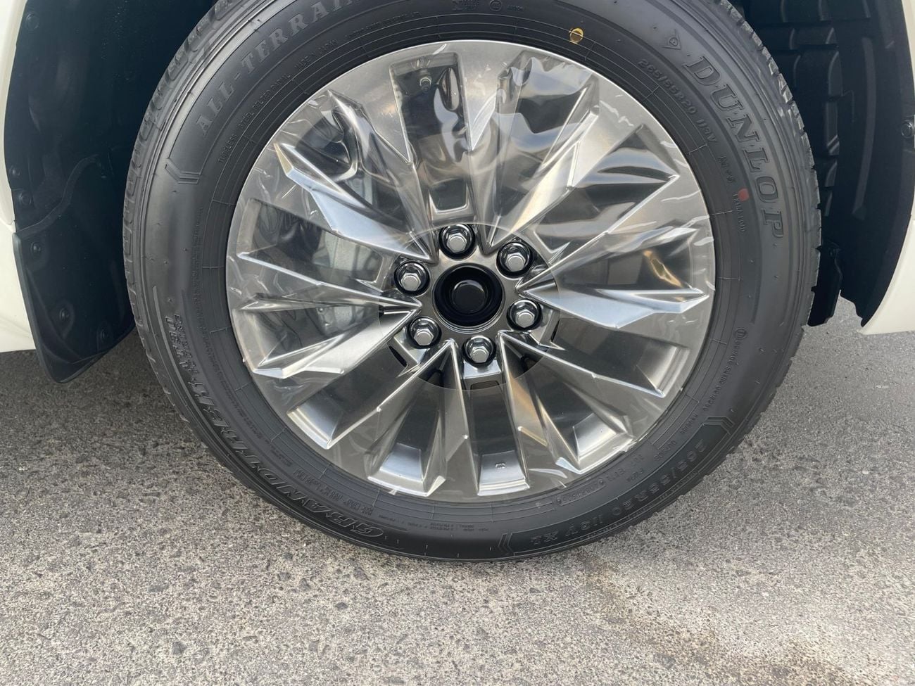 تويوتا لاند كروزر TOYOTA LANDCRUISER VXR HYBRID 2026 MODEL