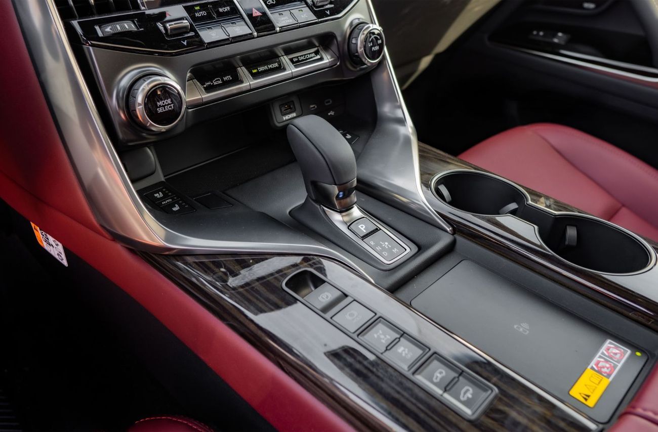 لكزس LX 700h 2025 Lexus LX700h Signature 3.5L AT Hybrid 7Seats (Black-Red)