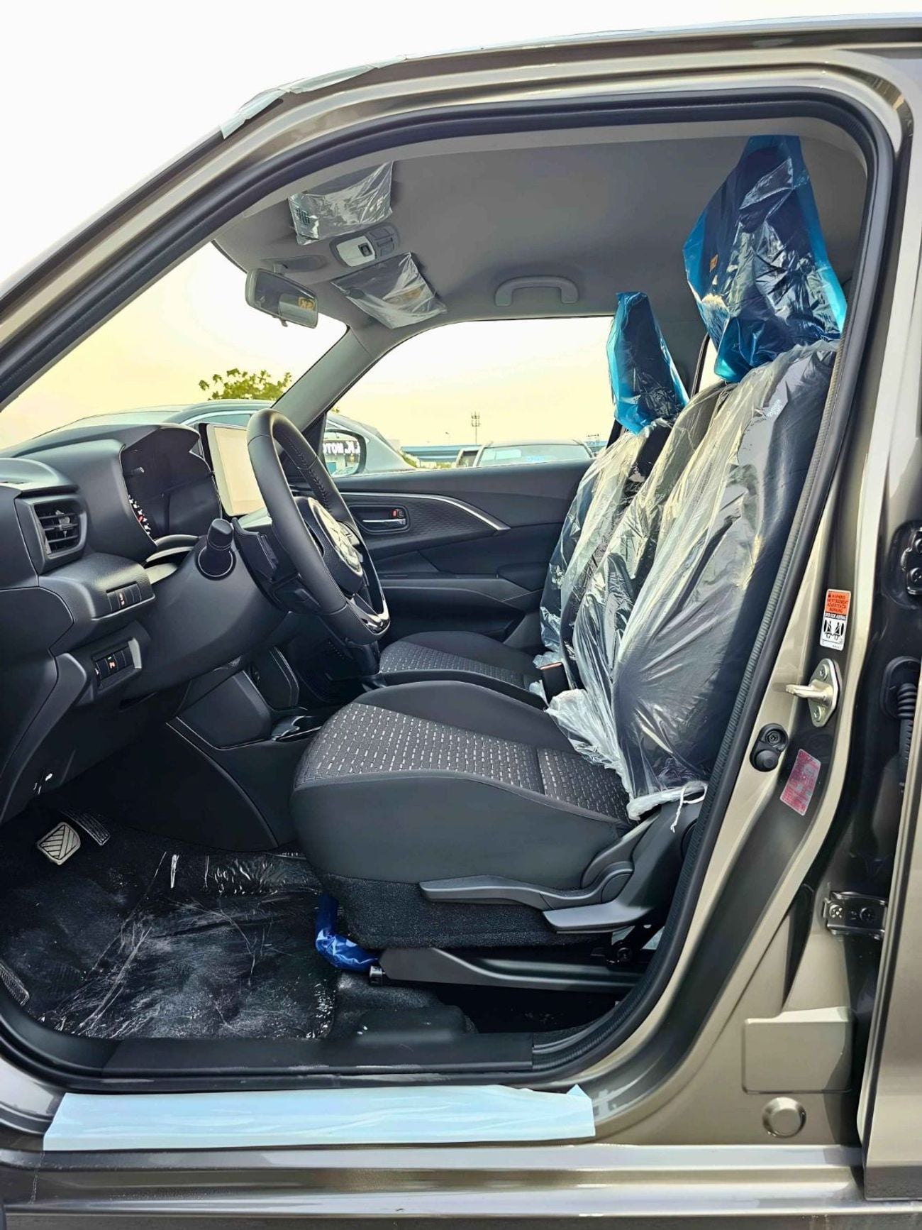 سوزوكي سويفت GLX /1.2L PETROL A/T/ PUSH START, REAR PARKING SENSOR , REAR CAMERA (CODE # SGLX)