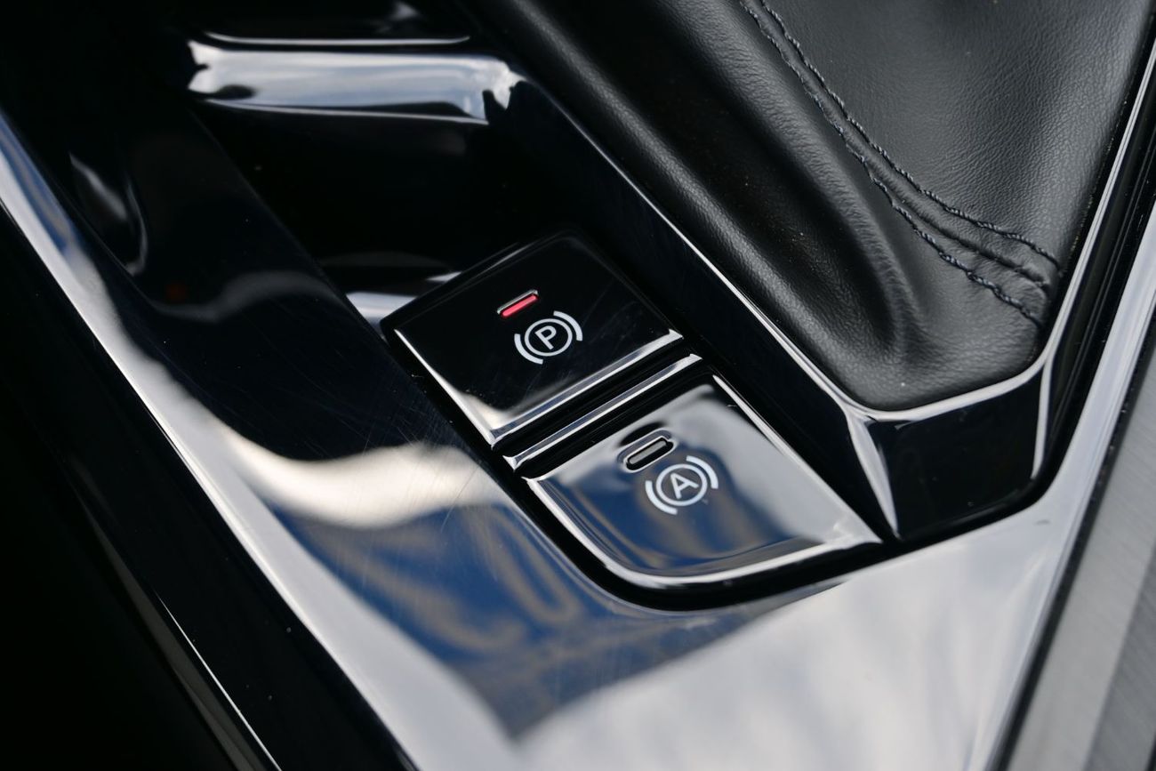 أم جي 5 MG5 1.5L, Petrol, FWD Model 2025 Color Black