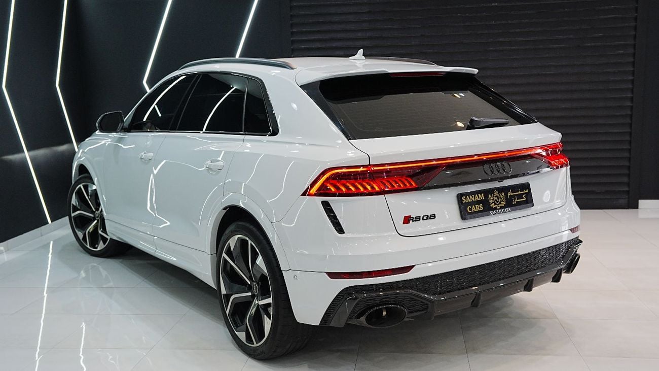 Audi RSQ8 QUATTRO, Carbon Exterior/Interior Pack, Panoramic Roof, Bang N Olufsen, GCC Specs!!