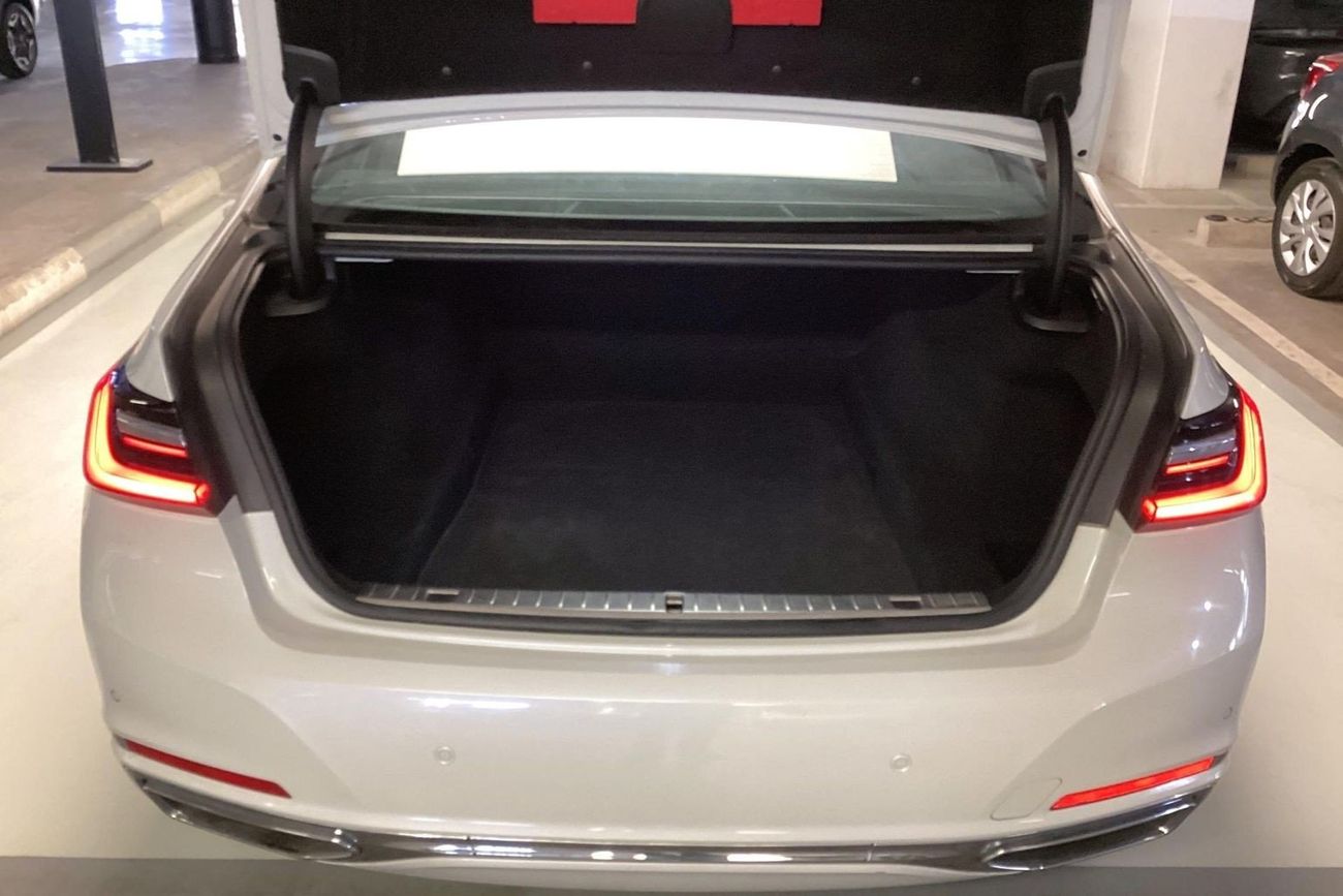 بي أم دبليو 730Li Excellence | شامل الضمان | 0 ﺪﻔﻋﺓ ﺃﻮﻟﻯ