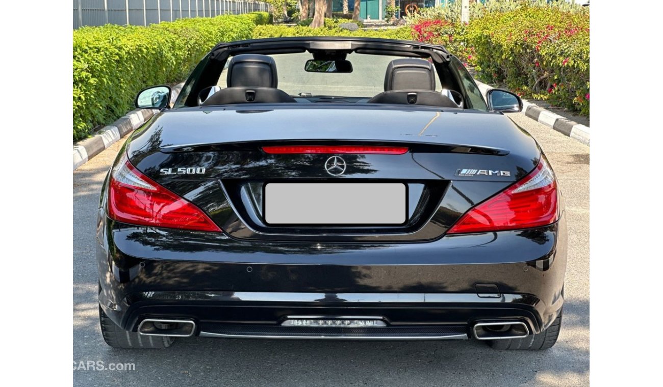 مرسيدس بنز SL 500 LOW MILLAGE GCC FULL Options Convertible Sedan