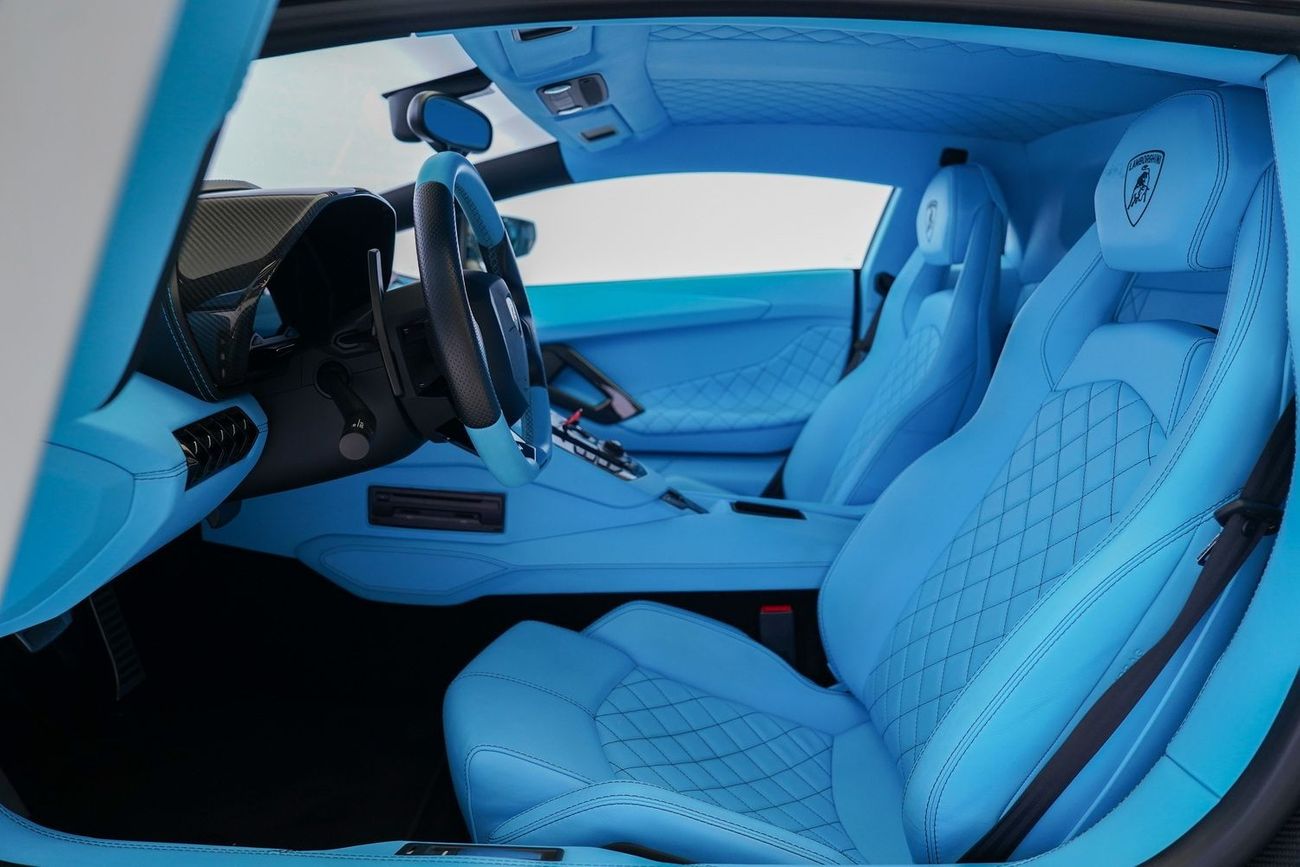 لامبورغيني أفينتادور 6.5L V12