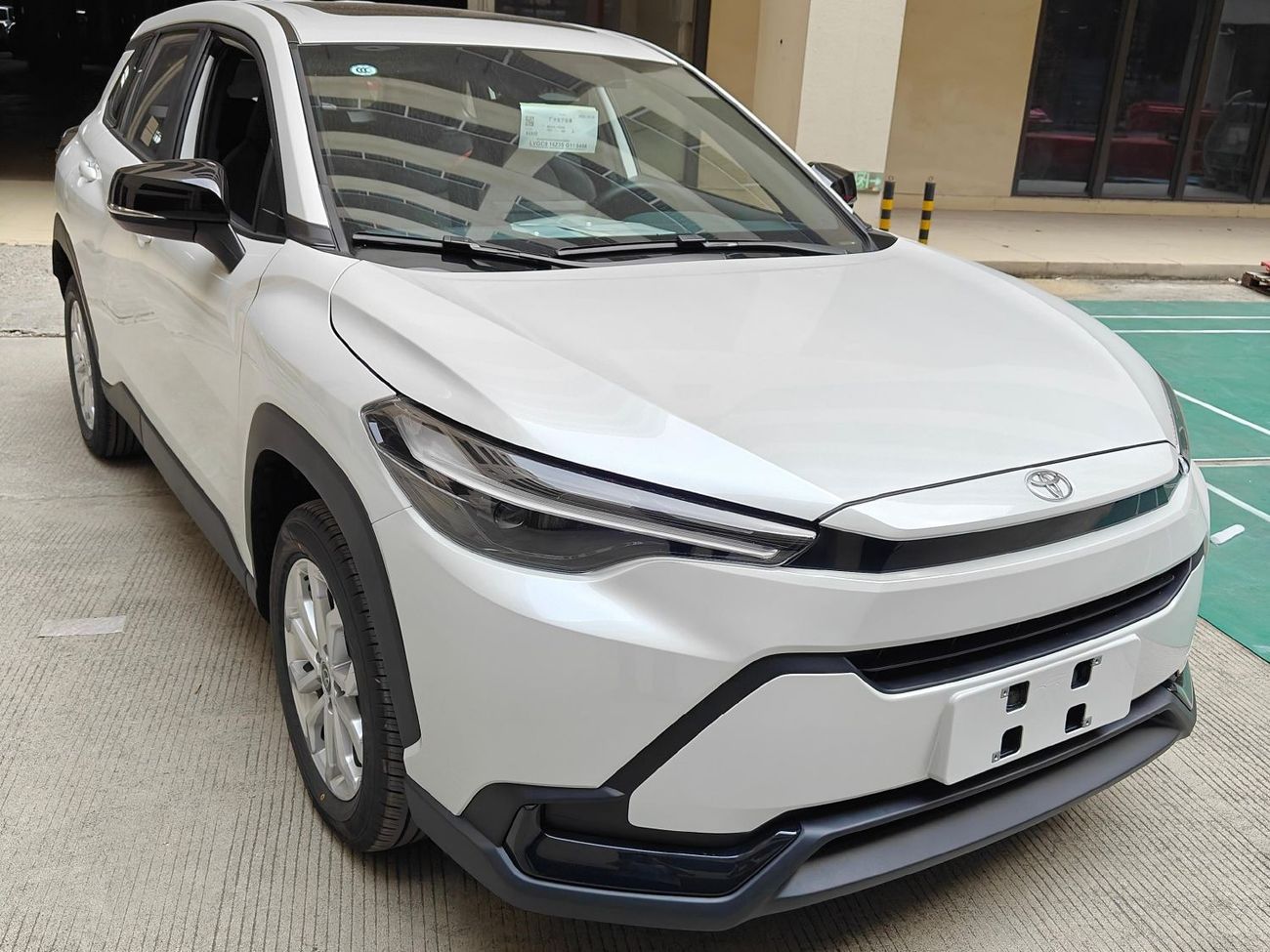 تويوتا فرونتلاندر HYBRID LEADING VERSION / 2.0L V4 / SUNROOF, LEATHER SEATS, DVD+CAMERA