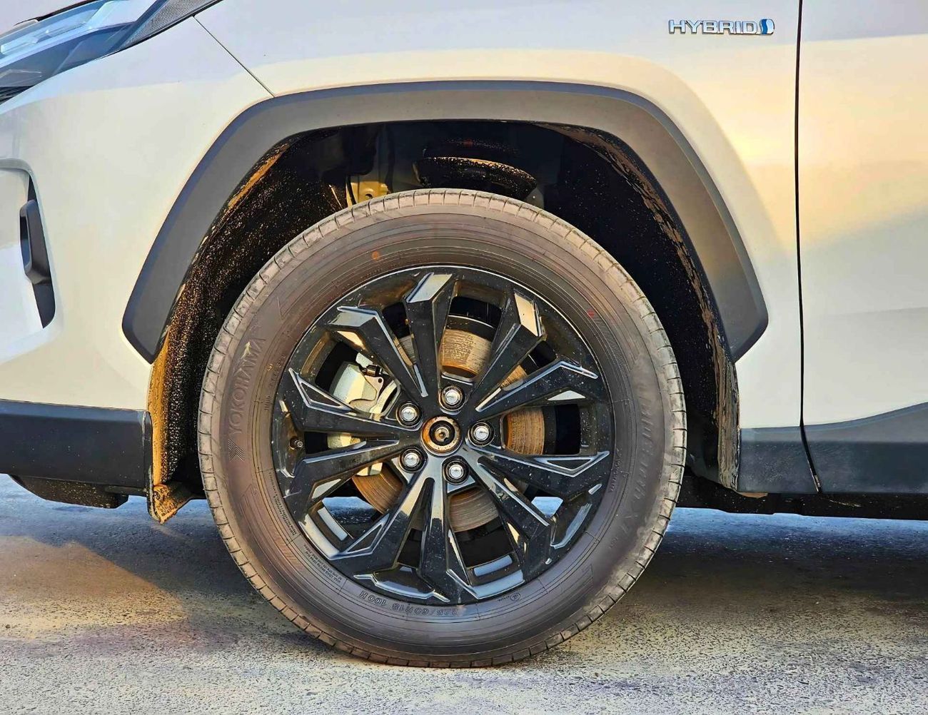 تويوتا راف ٤ HYBRID/ELITE PLUS E-CVT/2.5L V4 4WD/PANORAMIC ROOF, POWER SEATS (CODE # RHEP4)