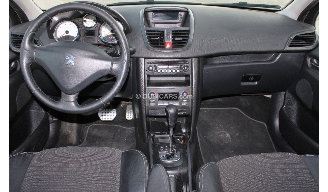 Peugeot 207 Peugeot 2008 GCC in excellent condition without accidents, very clean from inside and outside
