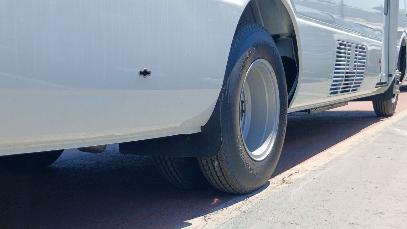 ميتسوبيشي روزا Mitsubishi ROSA 4.2L Diesel 29-Seat 2024YM