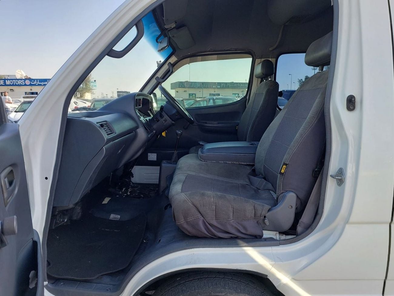 تويوتا هاياس TOYOTA HIACE COMMUTER VAN RHD 2003 MODEL 3.0 L DIESEL MANUAL(PM15151)